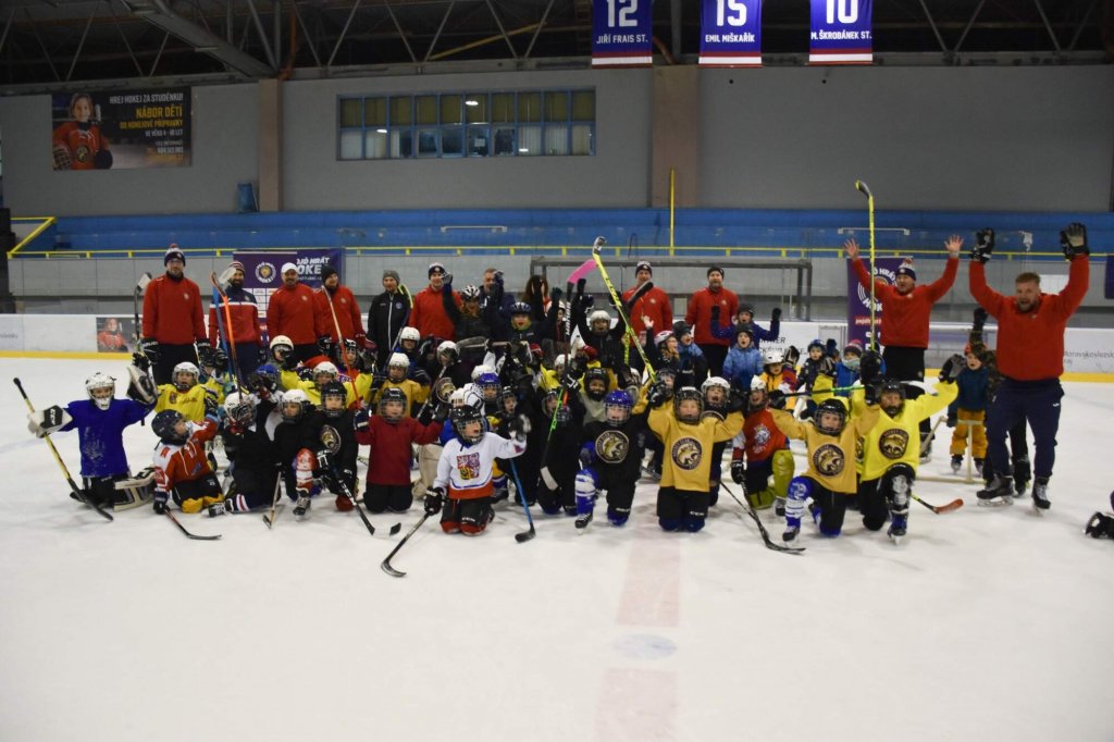 Velký nábor Pojď hrát hokej přilákal do Studénky 32 nových dětí